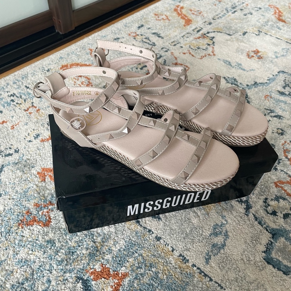 MISSGUIDED SANDALS - Picture 2 of 2